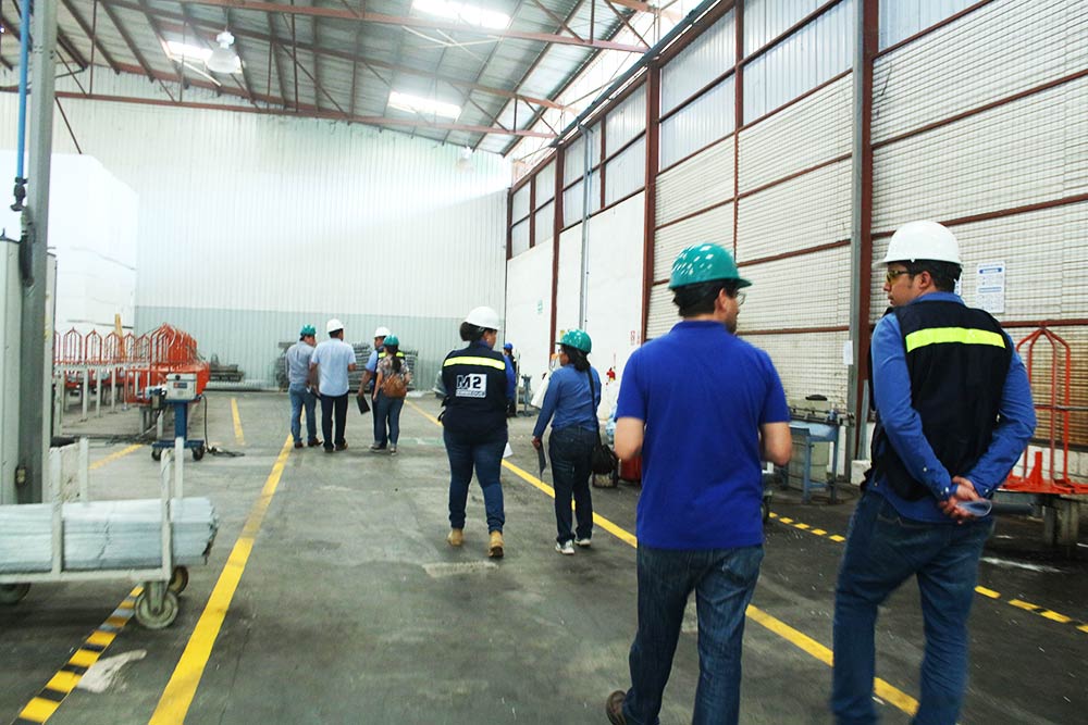 Especialistas de la Universidad de Cataluna y MTI visitan la Planta de Panelconsa (3)